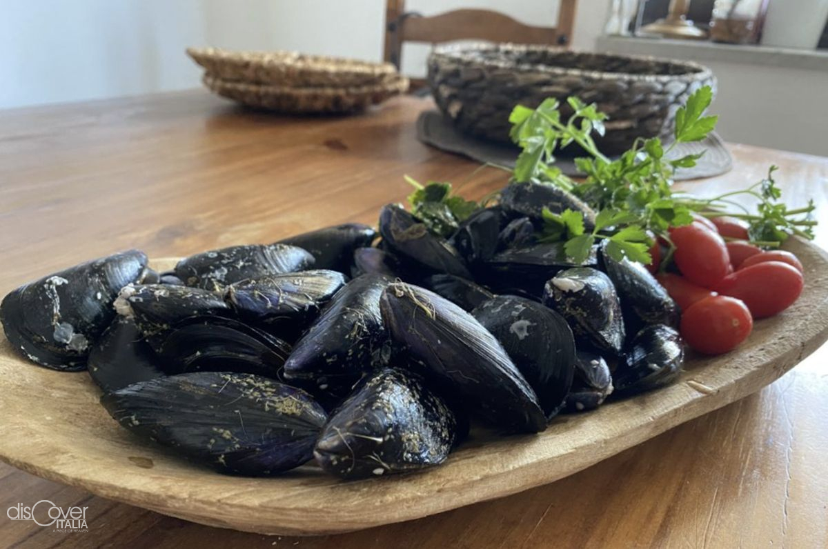 Impepata di cozze (Peppered mussels)